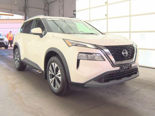 Pearl White Tricoat 2023 Nissan Rogue SV