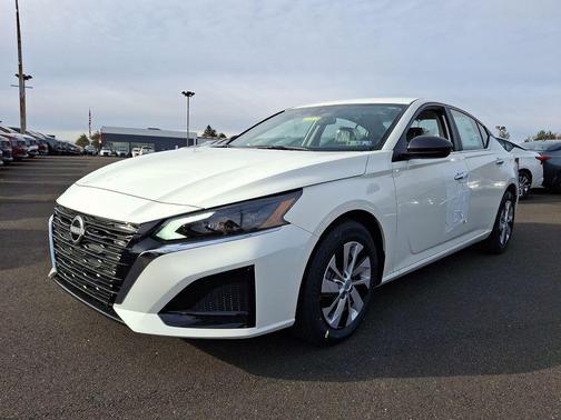2025 Nissan Altima S FWD