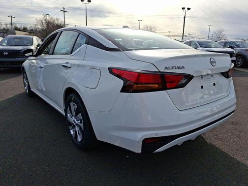 2025 Nissan Altima S FWD