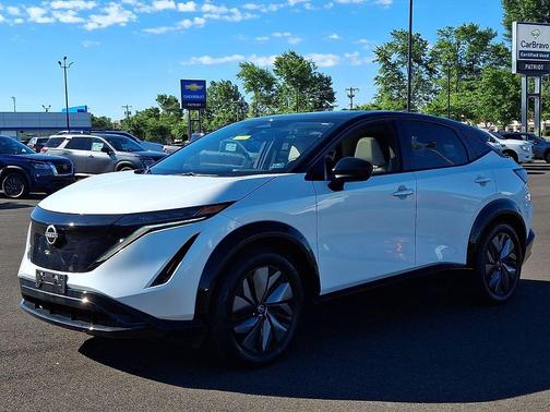 Black Diamond Pearl 2025 Nissan ARIYA EVOLVE+