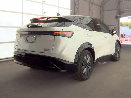 Black Diamond Pearl 2025 Nissan ARIYA EVOLVE+
