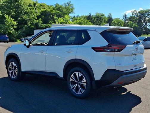 Pearl White Tricoat 2023 Nissan Rogue SV