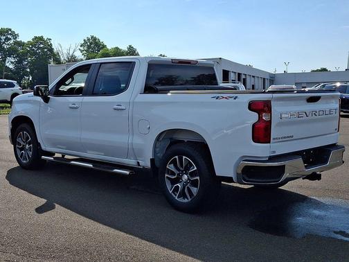 Summit White 2024 Chevrolet Silverado 1500 LT
