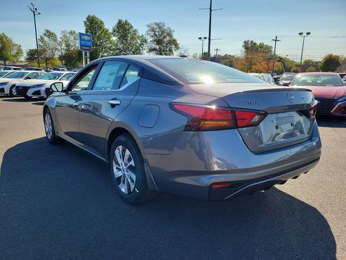 2025 Nissan Altima S FWD