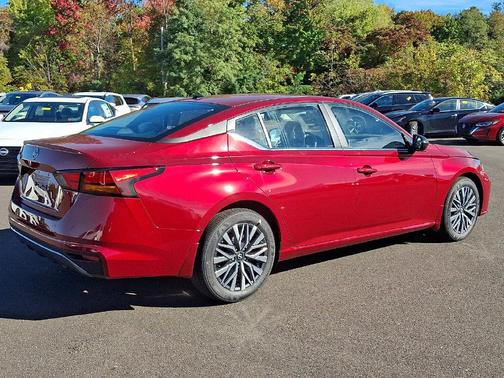 Scarlet Ember Tintcoat 2026 Nissan Altima 2.5 SV