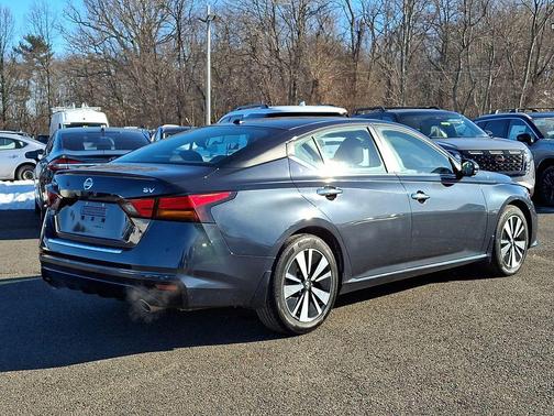 2022 Nissan Altima 2.5 SV