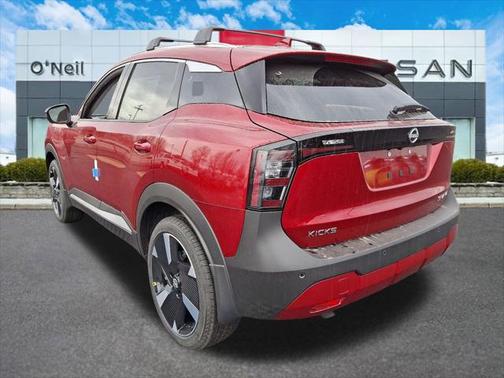 2025 Nissan Kicks SR