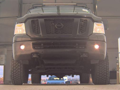 2018 Nissan NV Passenger NV3500 HD SL V8
