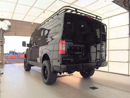 2018 Nissan NV Passenger NV3500 HD SL V8