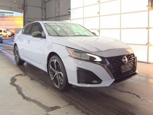 2025 Nissan Altima SR AWD