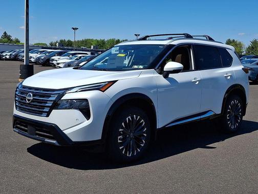 Everest White Pearl Tricoat 2026 Nissan Rogue Platinum