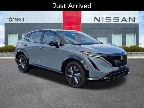 Boulder Gray Pearl/Black Diamond Pearl 2024 Nissan ARIYA PLATINUM+