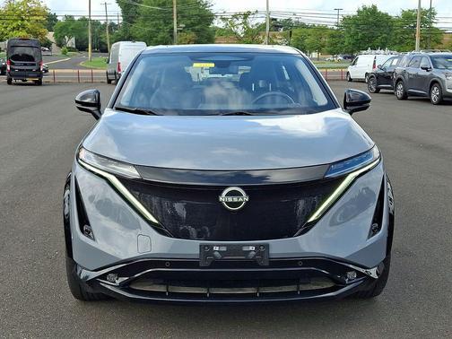 Boulder Gray Pearl/Black Diamond Pearl 2024 Nissan ARIYA PLATINUM+