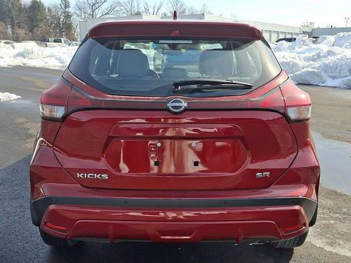 2024 Nissan Kicks SR