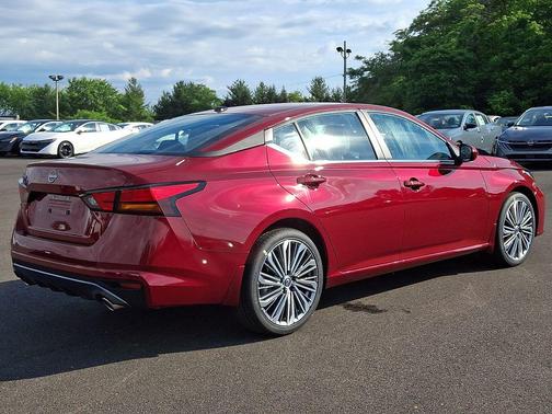 Scarlet Ember Tintcoat 2026 Nissan Altima 2.5 SV