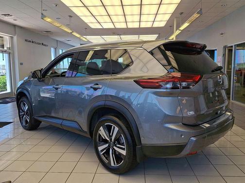 Gun Metallic 2025 Nissan Rogue SL