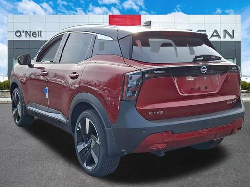 2025 Nissan Kicks SR
