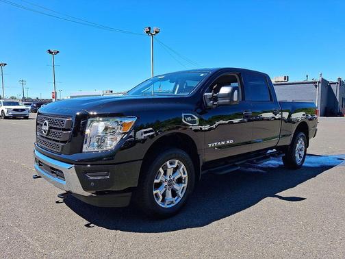 2024 Nissan Titan XD SV