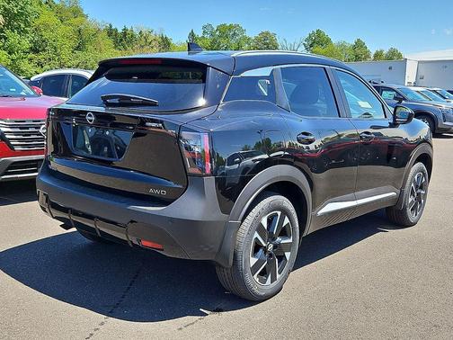 Super Black 2026 Nissan Kicks SV