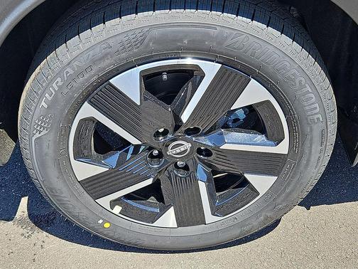 Super Black 2026 Nissan Kicks SV