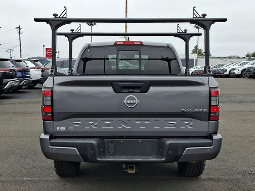 Gun Metallic 2022 Nissan Frontier SV