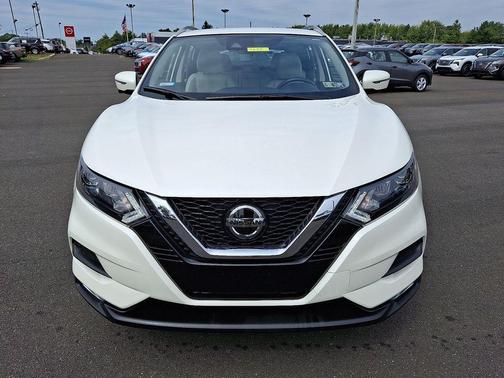 2022 Nissan Rogue Sport SV