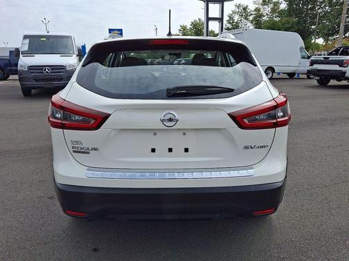 2022 Nissan Rogue Sport SV