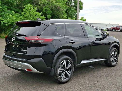 Super Black 2023 Nissan Rogue Platinum