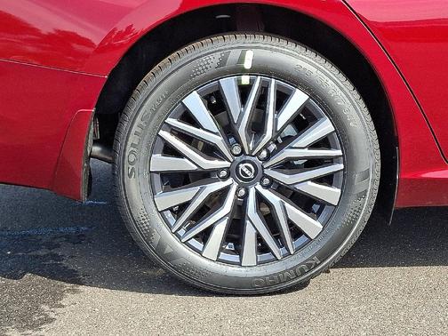 Scarlet Ember Tintcoat 2026 Nissan Altima 2.5 SV
