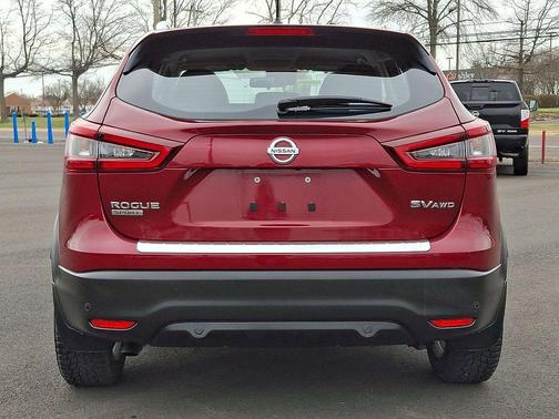 2022 Nissan Rogue Sport SV