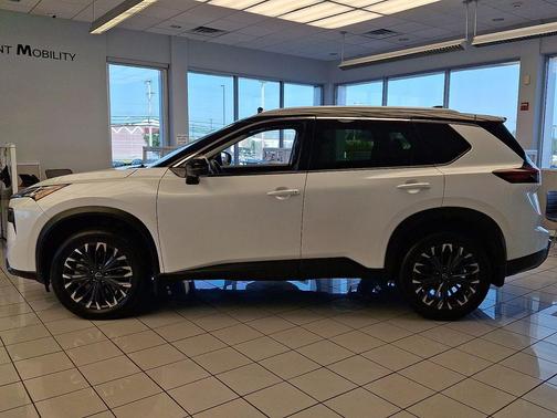 White Pearl 2025 Nissan Rogue SL