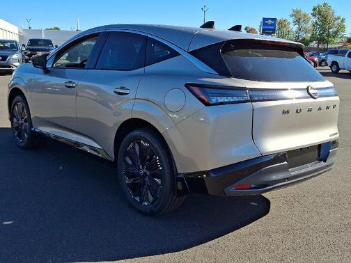 Champagne Silver Metallic 2027 Nissan Murano Platinum