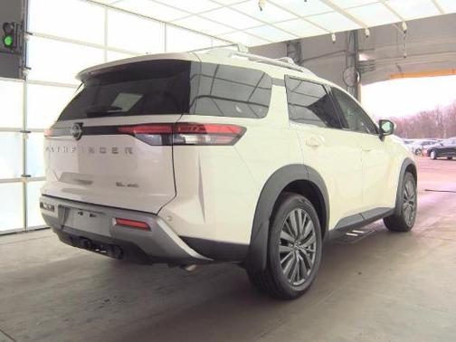 Pearl White Tricoat 2024 Nissan Pathfinder SL 4WD