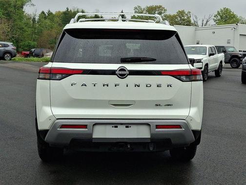 Pearl White Tricoat 2024 Nissan Pathfinder SL 4WD