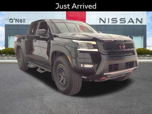 Super Black 2025 Nissan Frontier PRO-4X
