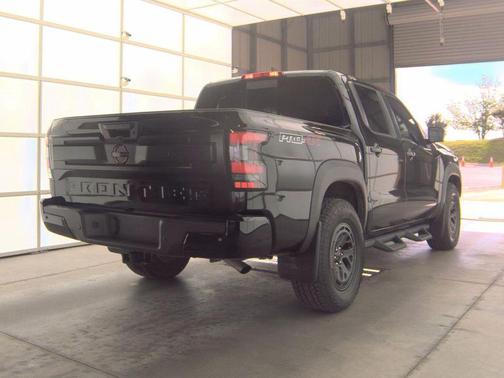 Super Black 2025 Nissan Frontier PRO-4X