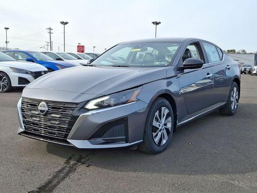 2025 Nissan Altima S FWD