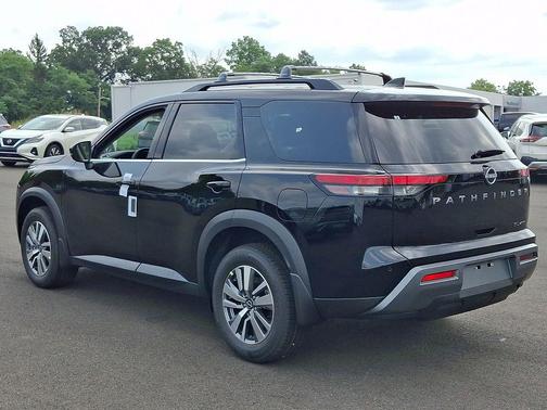 Super Black 2026 Nissan Pathfinder SL