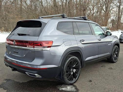 2024 Volkswagen Atlas 2.0T SE w/Technology 4MOTION