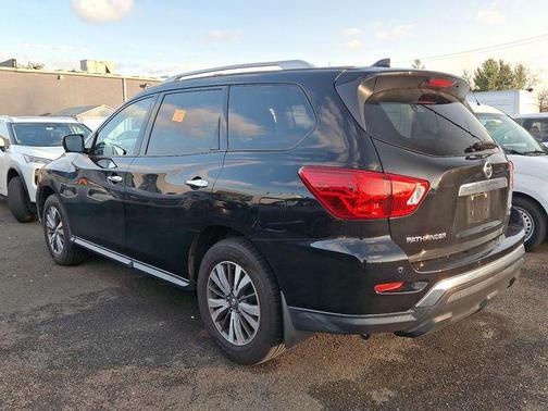 2019 Nissan Pathfinder SL