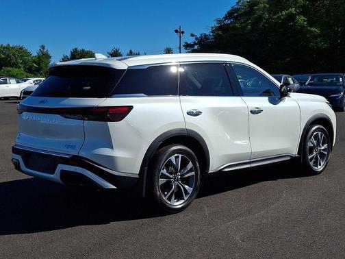 Majestic White 2023 INFINITI QX60 Luxe