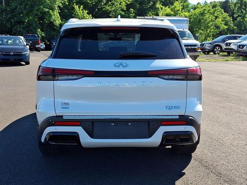 Majestic White 2023 INFINITI QX60 Luxe