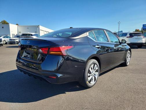 2025 Nissan Altima S FWD