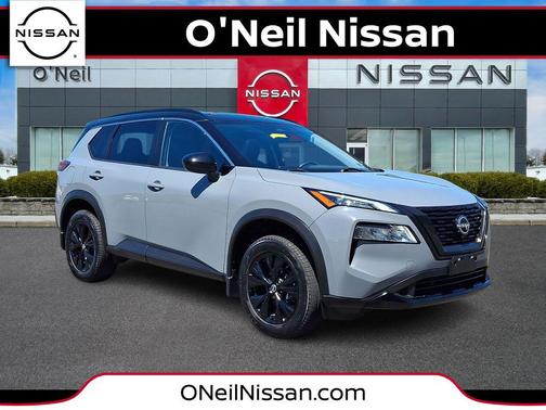 Boulder Gray Pearl/Super Black 2023 Nissan Rogue SV
