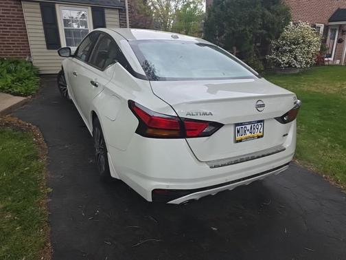 Pearl White Tricoat 2023 Nissan Altima 2.5 SV
