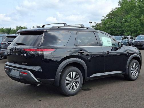 Super Black 2026 Nissan Pathfinder SL