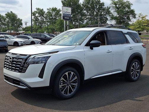 Everest White Pearl Tricoat 2026 Nissan Pathfinder Platinum