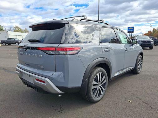 2025 Nissan Pathfinder Platinum 4WD