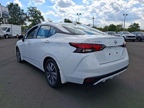 2023 Nissan Versa 1.6 SV