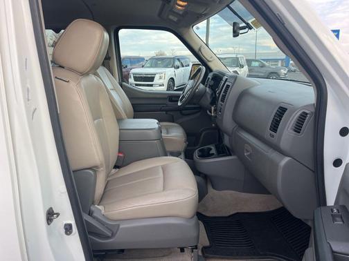 2017 Nissan NV Passenger NV3500 HD SL V8